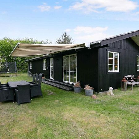 Nyistandsat Sommerhus Med Kaerlighed Og Sjael Kyndelose Buitenkant foto