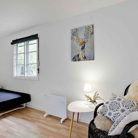 Nyistandsat Sommerhus Med Kaerlighed Og Sjael Kyndelose Buitenkant foto
